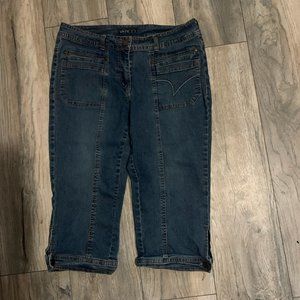 VENUCCI CAPRI CROPPED DENIM JEANS 10-EUC‎